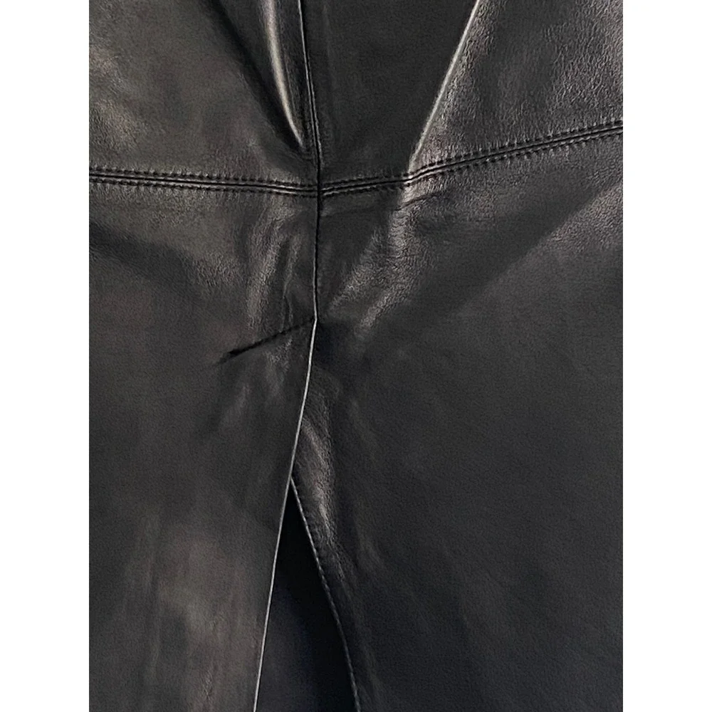 Classic Talbots Lambskin Leather Straight Pencil Skirt
Size 8 - Picture 6 of 10